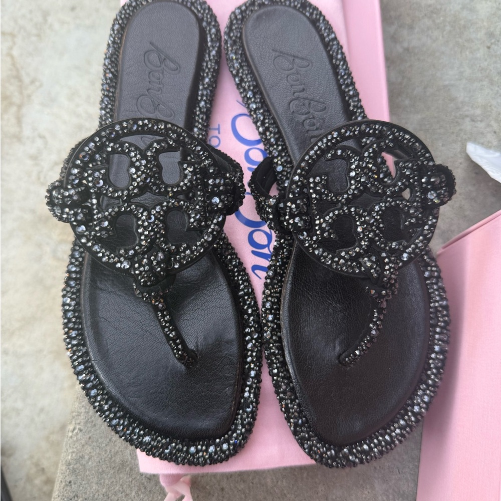 Tory Burch MILLER KNOTTED CRYSTAL SUEDE / CRYSTALS
 COLOR SUGARED LICORICE 001